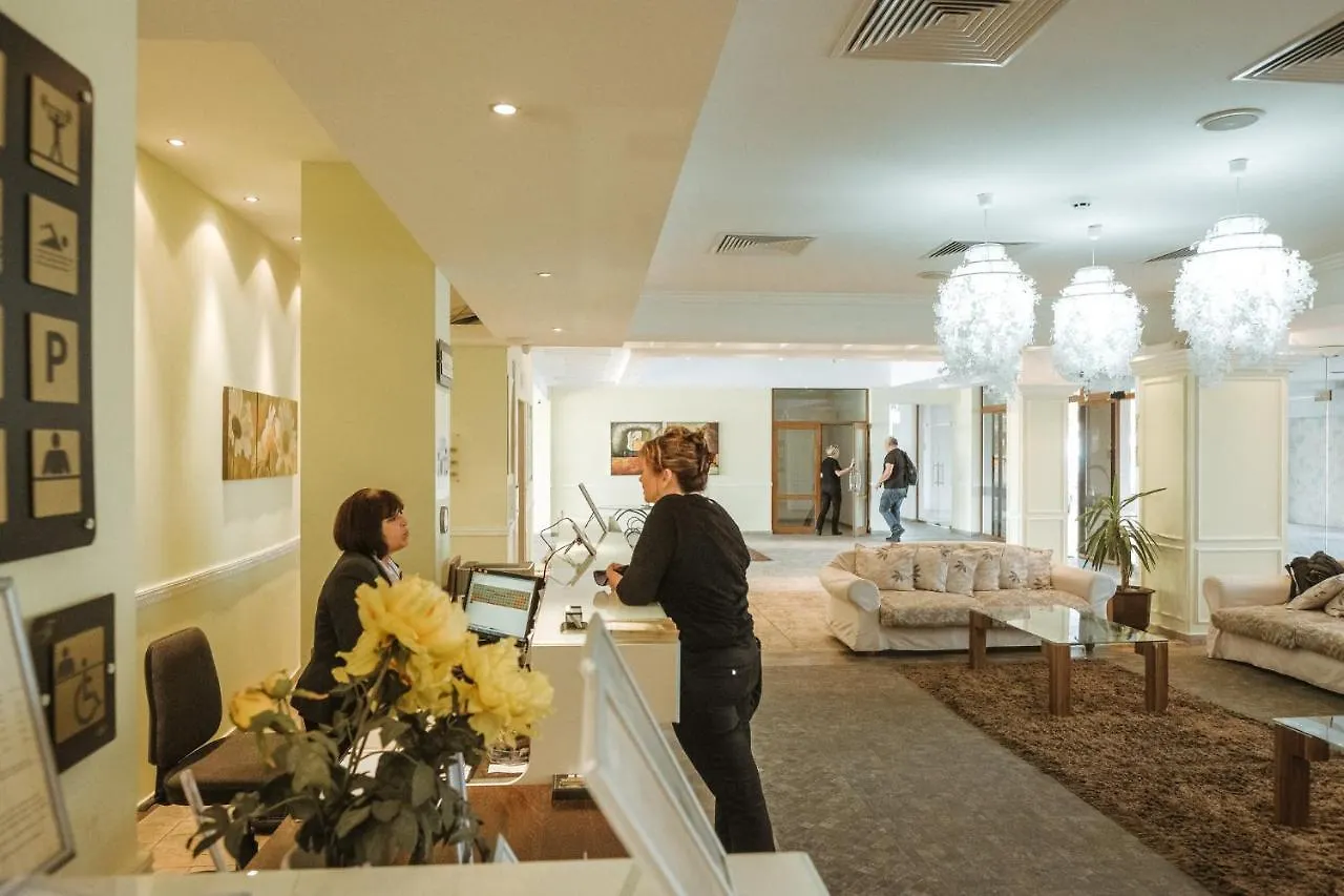 Festa Pomorie Resort 4*,