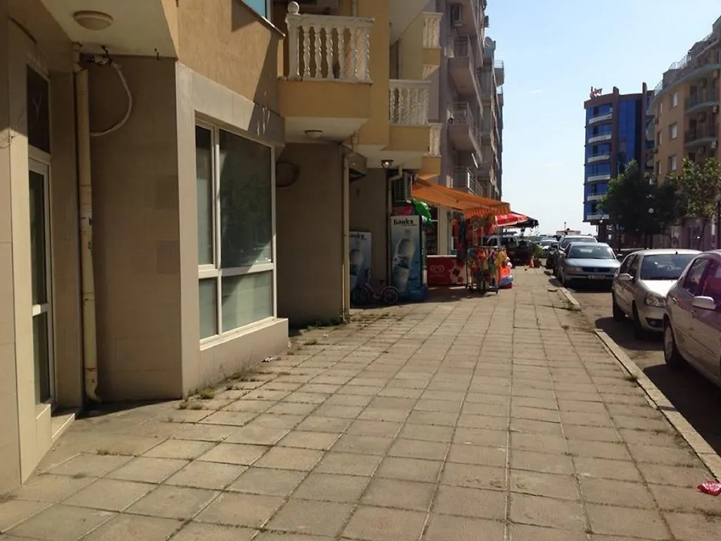 Festa Pomorie Resort מלון